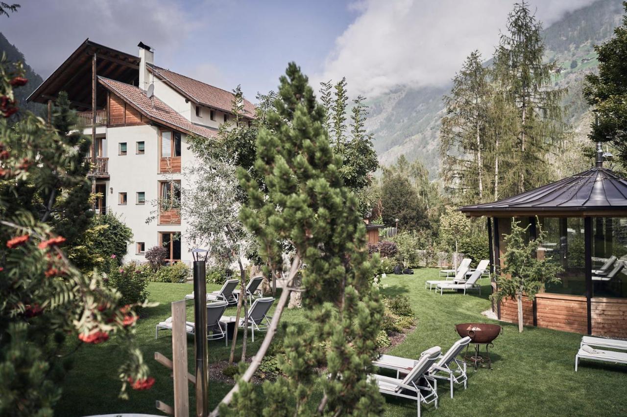 Goldene Rose Karthaus A Member Of Small Luxury Hotels Of The World Senales Exterior photo